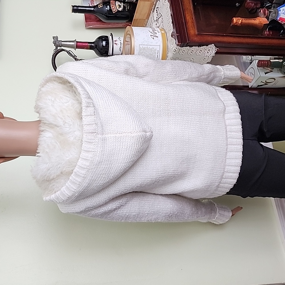 Sweater - Picture 5 of 10